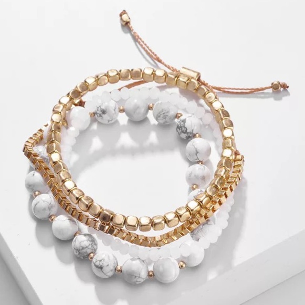 2/$45❤️🔥 Anthro White Howlite Adjustable Beaded Bracelet - Picture 1 of 3